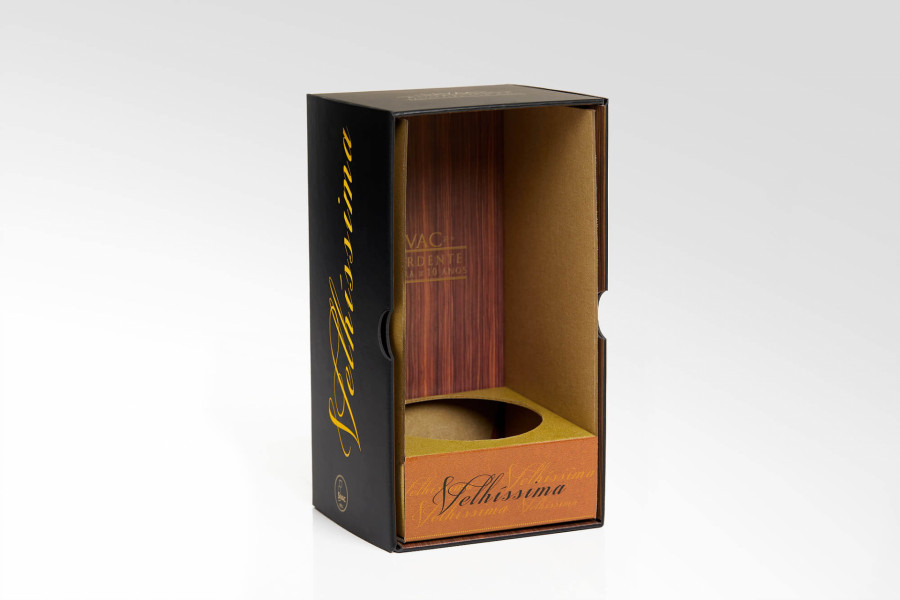Box for one bottle Image